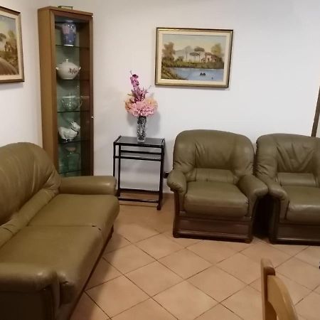 UscioCasa Del Leone公寓 外观 照片
